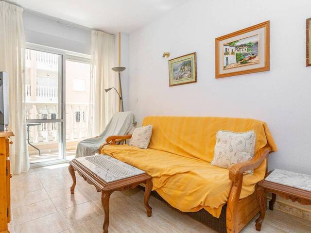 #1633 - Apartamento para Venta en Torrevieja - Valencia - 1